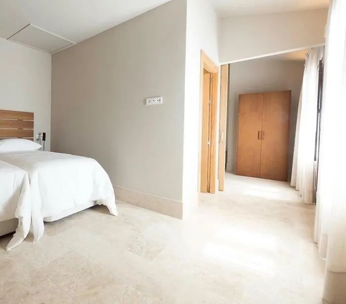 Chacon Apartments & Suites Estepona